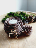 Kerzen-/Teelichthalter Tannzapfen